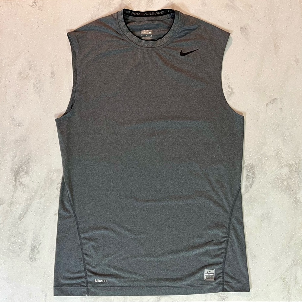 Nike Pro Men's FIT Slim Sleeveless Shirt Size Medium